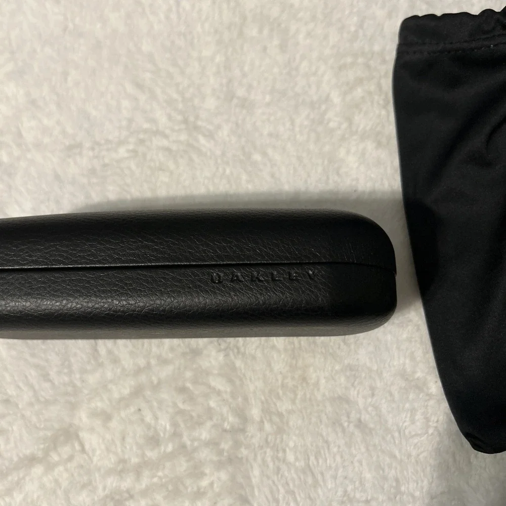 Oakley genuine black